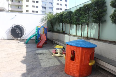 Apartamento à venda com 154m², 4 quartos e 2 vagasÁrea comum - Playground