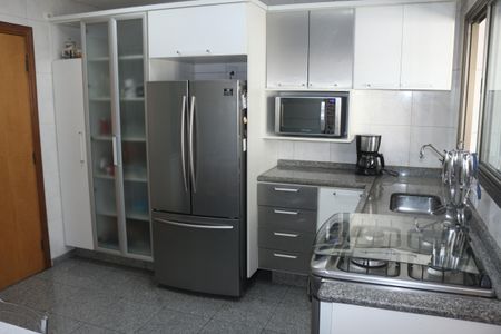 Apartamento à venda com 154m², 4 quartos e 2 vagasCozinha