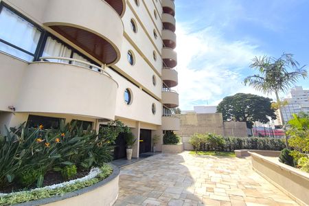 Apartamento à venda com 156m², 3 quartos e 2 vagasFachada