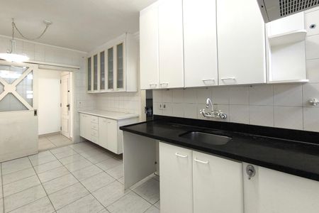 Apartamento à venda com 156m², 3 quartos e 2 vagasCozinha