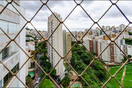 Apartamento à venda com 280m², 5 quartos e 4 vagas Apartamento à venda com 280m², 5 quartos e 4 vagasVista