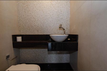 Apartamento à venda com 280m², 5 quartos e 4 vagas Apartamento à venda com 280m², 5 quartos e 4 vagasLavabo