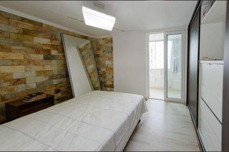 Apartamento à venda com 280m², 5 quartos e 4 vagas Apartamento à venda com 280m², 5 quartos e 4 vagasSuíte