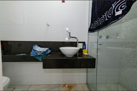 Apartamento à venda com 280m², 5 quartos e 4 vagas Apartamento à venda com 280m², 5 quartos e 4 vagasBanheiro suíte 2