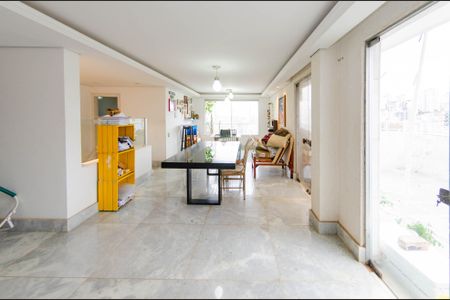 Apartamento à venda com 280m², 5 quartos e 4 vagas Apartamento à venda com 280m², 5 quartos e 4 vagasSala 2