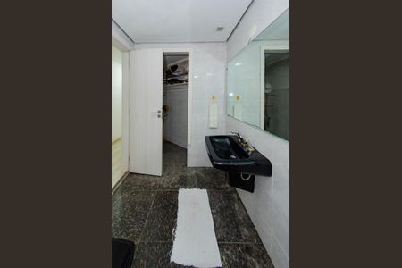 Apartamento à venda com 280m², 5 quartos e 4 vagas Apartamento à venda com 280m², 5 quartos e 4 vagasBanheiro