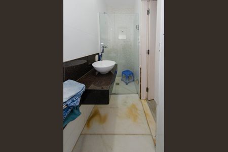 Apartamento à venda com 280m², 5 quartos e 4 vagas Apartamento à venda com 280m², 5 quartos e 4 vagasBanheiro suíte 2