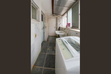 Apartamento à venda com 280m², 5 quartos e 4 vagas Apartamento à venda com 280m², 5 quartos e 4 vagasÁrea de serviço