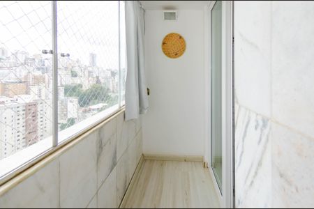 Apartamento à venda com 280m², 5 quartos e 4 vagas Apartamento à venda com 280m², 5 quartos e 4 vagasVaranda - Suíte