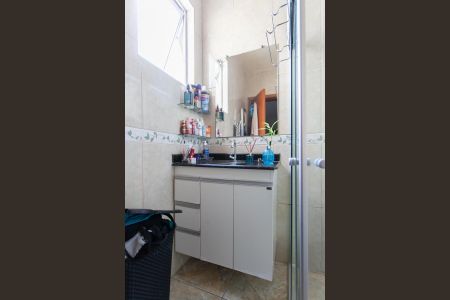 Casa à venda com 103m², 3 quartos e 2 vagas Casa à venda com 103m², 3 quartos e 2 vagasBanheiro Social