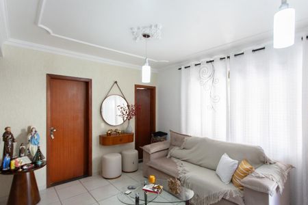 Casa à venda com 103m², 3 quartos e 2 vagas Casa à venda com 103m², 3 quartos e 2 vagasSala