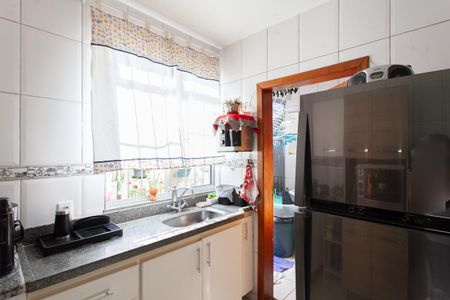 Casa à venda com 103m², 3 quartos e 2 vagas Casa à venda com 103m², 3 quartos e 2 vagasCozinha