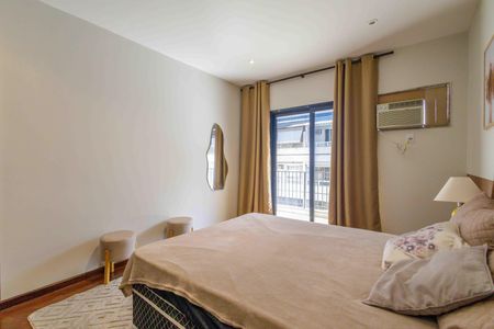 Apartamento à venda com 180m², 4 quartos e 3 vagas Apartamento à venda com 180m², 4 quartos e 3 vagasSuíte