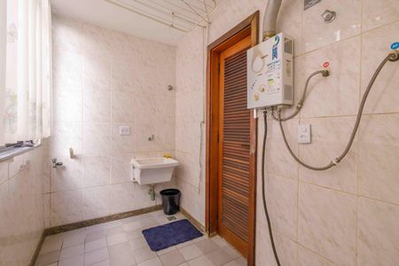 Apartamento à venda com 180m², 4 quartos e 3 vagas Apartamento à venda com 180m², 4 quartos e 3 vagasÁrea de Serviço