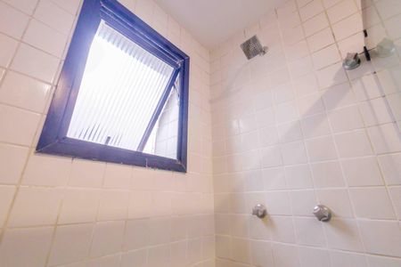 Apartamento à venda com 180m², 4 quartos e 3 vagas Apartamento à venda com 180m², 4 quartos e 3 vagasBanheiro Social