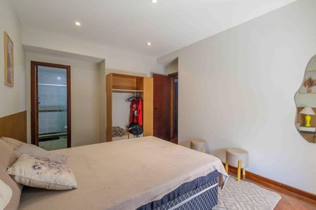 Apartamento à venda com 180m², 4 quartos e 3 vagas Apartamento à venda com 180m², 4 quartos e 3 vagasSuíte