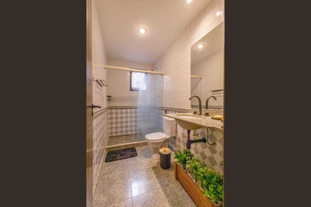 Apartamento à venda com 180m², 4 quartos e 3 vagas Apartamento à venda com 180m², 4 quartos e 3 vagasBanheiro Social