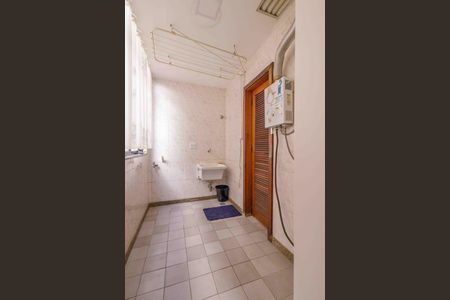 Apartamento à venda com 180m², 4 quartos e 3 vagas Apartamento à venda com 180m², 4 quartos e 3 vagasÁrea de Serviço