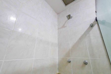 Apartamento à venda com 180m², 4 quartos e 3 vagas Apartamento à venda com 180m², 4 quartos e 3 vagasBanheiro da Suíte