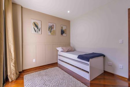 Apartamento à venda com 180m², 4 quartos e 3 vagas Apartamento à venda com 180m², 4 quartos e 3 vagasQuarto 2