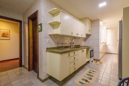 Apartamento à venda com 180m², 4 quartos e 3 vagas Apartamento à venda com 180m², 4 quartos e 3 vagasCozinha