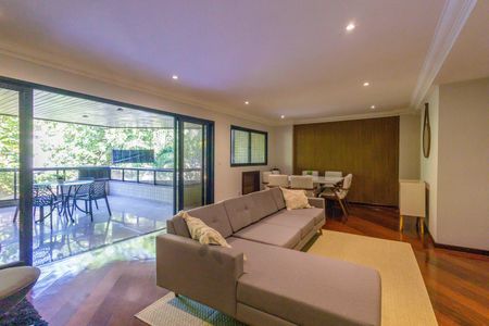 Apartamento à venda com 180m², 4 quartos e 3 vagas Apartamento à venda com 180m², 4 quartos e 3 vagasSala