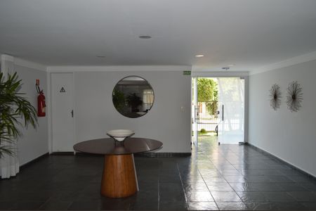 Apartamento à venda com 65m², 2 quartos e 2 vagasHall