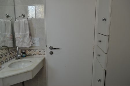 Apartamento à venda com 65m², 2 quartos e 2 vagasBanheiro