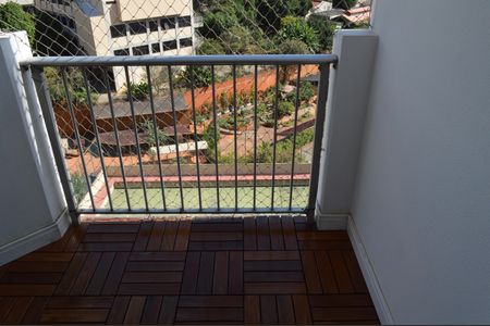 Apartamento à venda com 65m², 2 quartos e 2 vagasVaranda