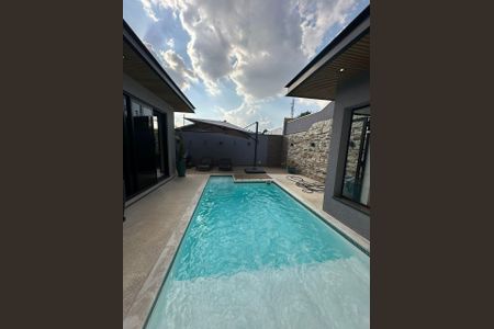 Casa de condomínio à venda com 390m², 4 quartos e 8 vagas Casa de condomínio à venda com 390m², 4 quartos e 8 vagasPiscina