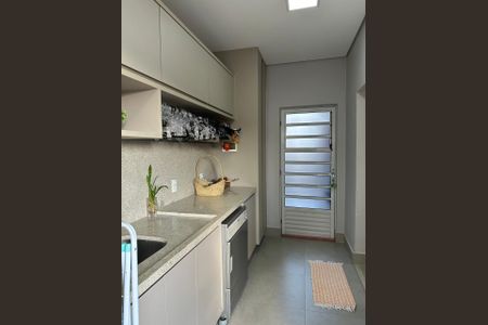 Casa de condomínio à venda com 390m², 4 quartos e 8 vagas Casa de condomínio à venda com 390m², 4 quartos e 8 vagasBanheiro