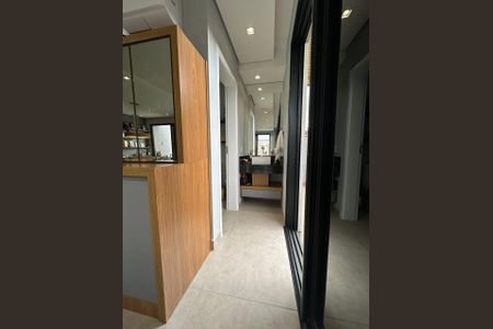 Casa de condomínio à venda com 390m², 4 quartos e 8 vagas Casa de condomínio à venda com 390m², 4 quartos e 8 vagasCorredor