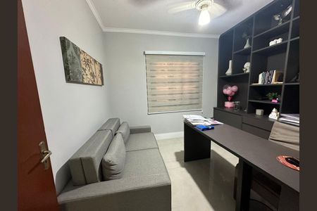 Casa de condomínio à venda com 390m², 4 quartos e 8 vagas Casa de condomínio à venda com 390m², 4 quartos e 8 vagasEscritório