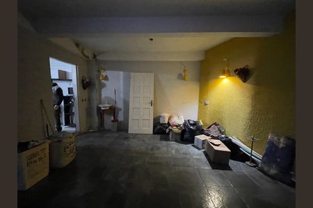 Casa à venda com 170m², 4 quartos e 2 vagas Casa à venda com 170m², 4 quartos e 2 vagasQuarto 4