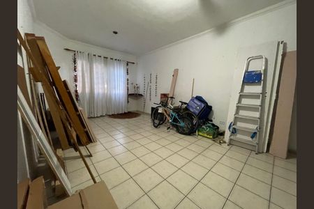 Casa à venda com 170m², 4 quartos e 2 vagas Casa à venda com 170m², 4 quartos e 2 vagasSala
