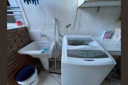 Casa à venda com 170m², 4 quartos e 2 vagas Casa à venda com 170m², 4 quartos e 2 vagasÁrea de Serviço