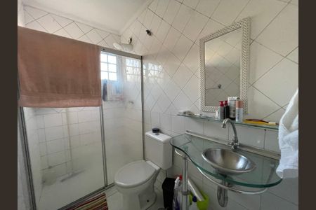 Casa à venda com 170m², 4 quartos e 2 vagas Casa à venda com 170m², 4 quartos e 2 vagasBanheiro 3
