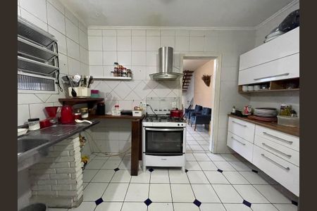 Casa à venda com 170m², 4 quartos e 2 vagas Casa à venda com 170m², 4 quartos e 2 vagasCozinha