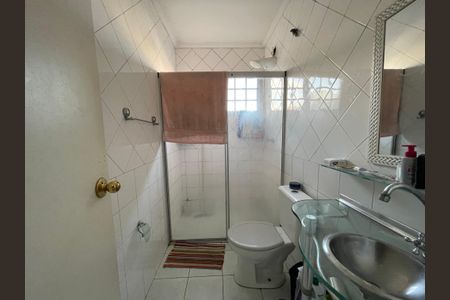 Casa à venda com 170m², 4 quartos e 2 vagas Casa à venda com 170m², 4 quartos e 2 vagasBanheiro 3