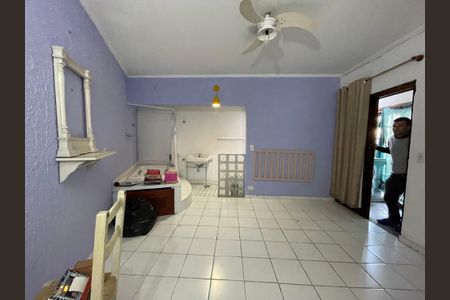 Casa à venda com 170m², 4 quartos e 2 vagas Casa à venda com 170m², 4 quartos e 2 vagasBanheiro 4