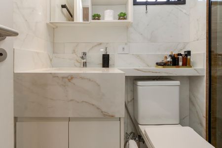 Apartamento à venda com 70m², 2 quartos e 2 vagasBanheiro da Suíte