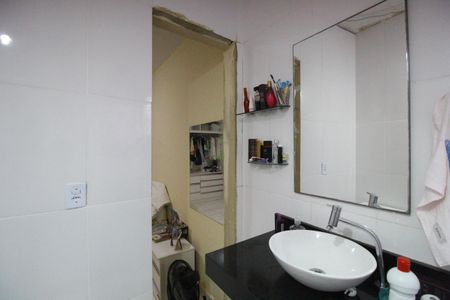 Casa para alugar com 70m², 2 quartos e sem vagaBanheiro da suíte