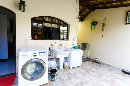 Casa à venda com 181m², 4 quartos e 4 vagas Casa à venda com 181m², 4 quartos e 4 vagasÁrea de Serviço