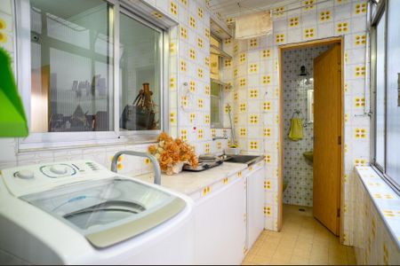 Apartamento à venda com 120m², 3 quartos e 1 vagaÁrea de Serviço