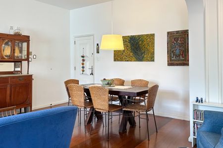 Apartamento à venda com 110m², 2 quartos e 1 vagaSala