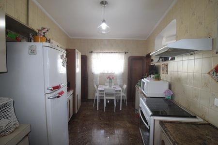 Casa à venda com 349m², 5 quartos e 6 vagasCozinha