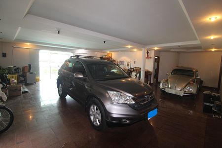 Casa à venda com 349m², 5 quartos e 6 vagasGaragem