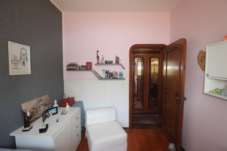 Casa à venda com 349m², 5 quartos e 6 vagasQuarto 2