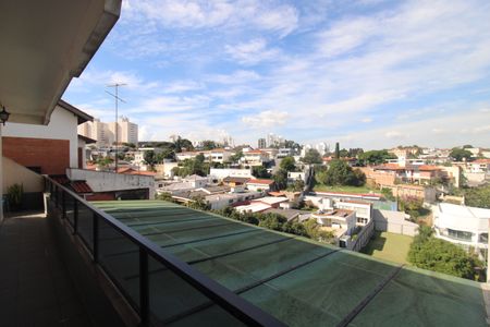 Casa à venda com 349m², 5 quartos e 6 vagasSala - Varanda