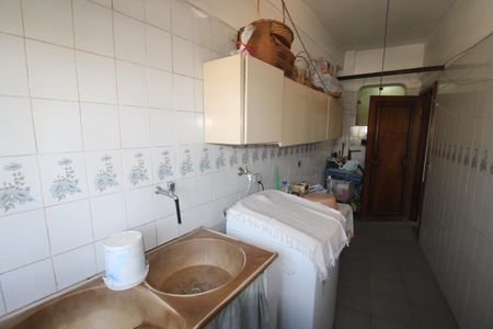 Casa à venda com 349m², 5 quartos e 6 vagasÁrea de Serviço 